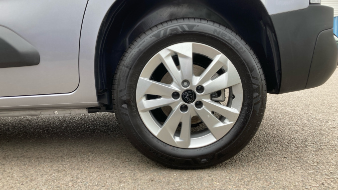 Peugeot Partner M Diesel 1.5 BlueHDi 100 Professional Plus Van - Image 17